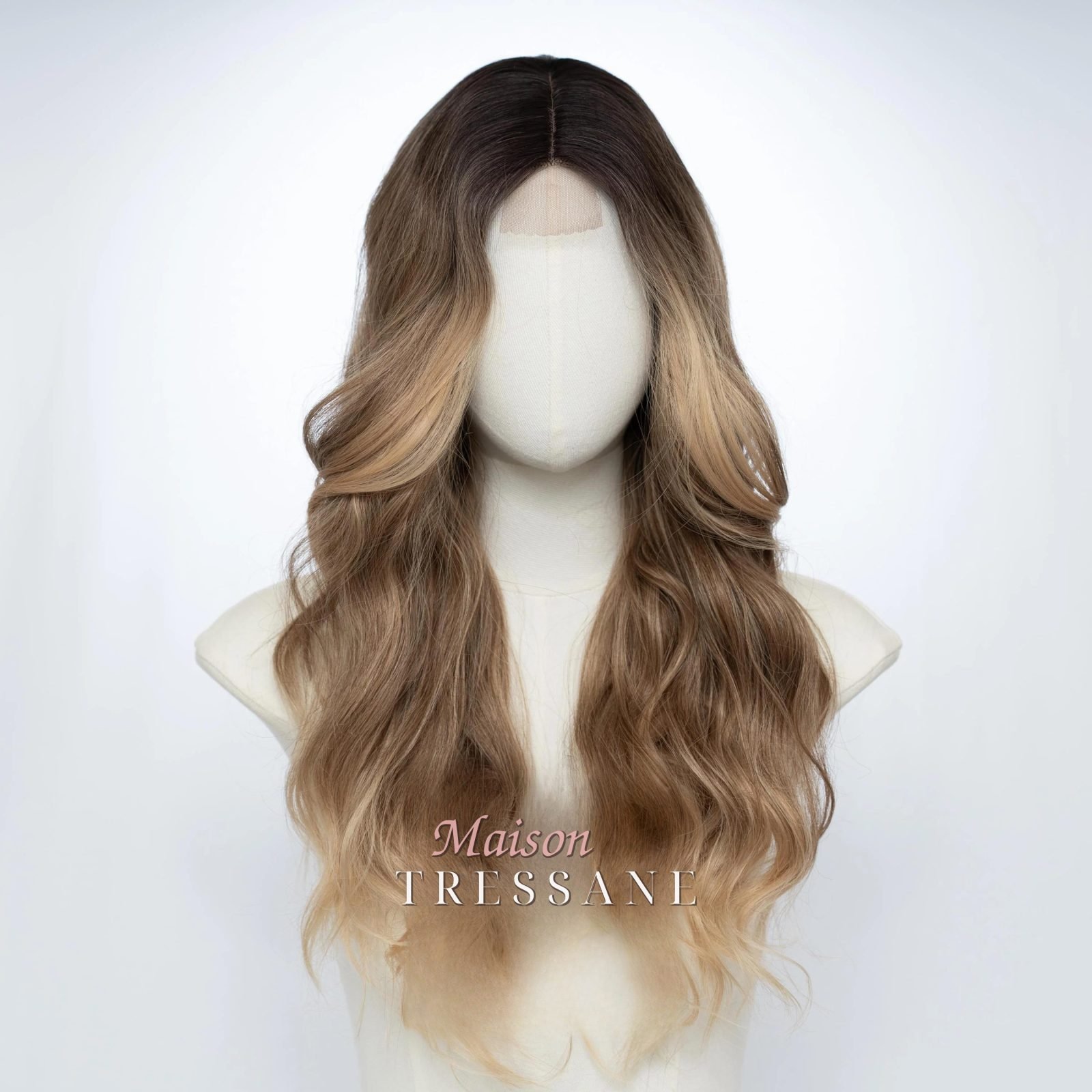 Petite Perruque Lace Front Blond Doré Ombré — ondulée, teinte blond — vue de face