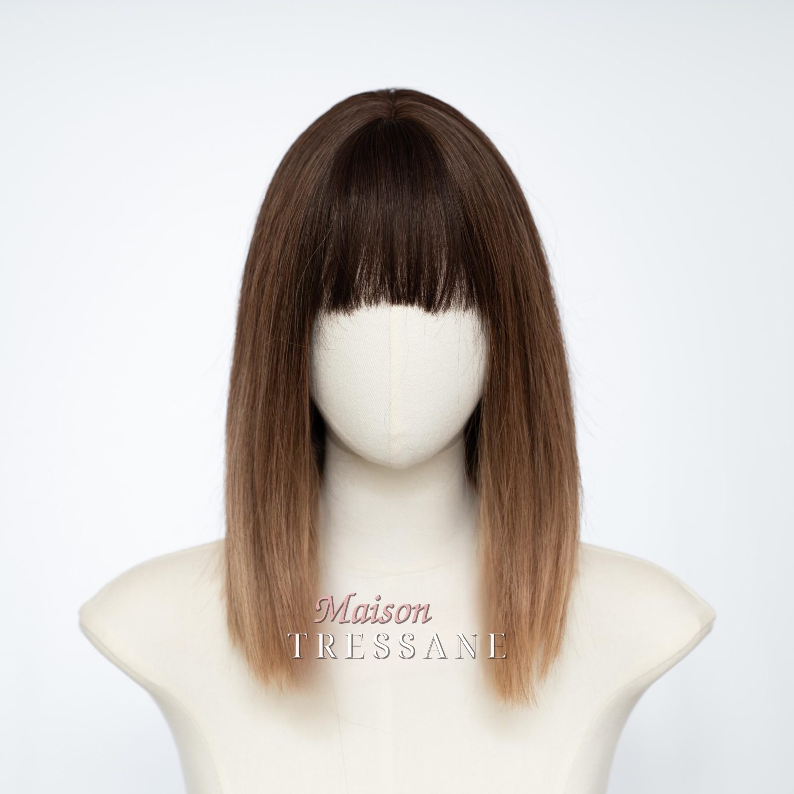 Perruque Bob blonde brune ombrée avec frange — lisse, 35 cm, teinte blond — vue de face