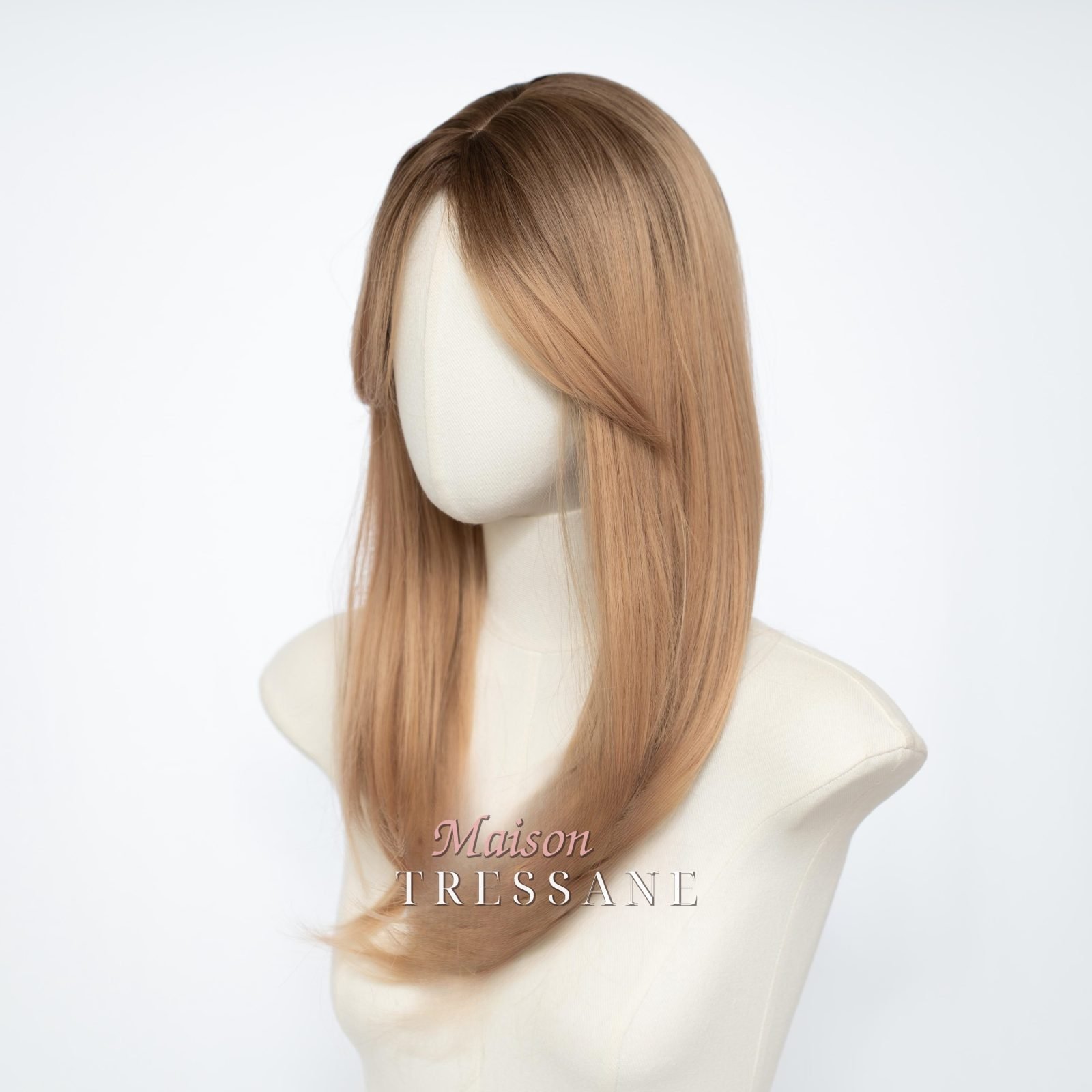 Ombre blonde dorée avec frange — lisse, 55 cm, teinte blond — vue de trois quarts