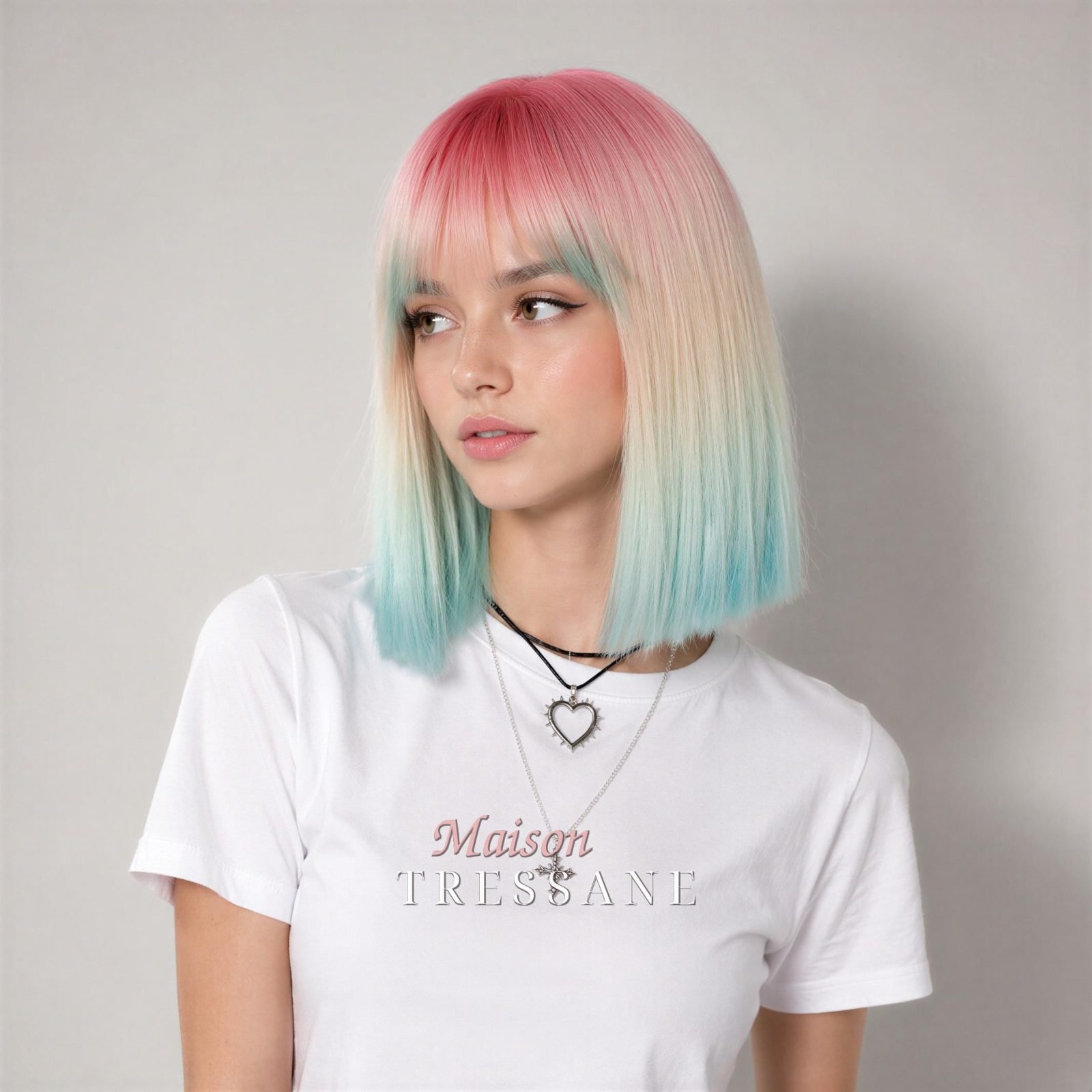 Perruque bob de 25 cm avec frange — lisse, 25 cm, teinte multicolore — portée, vue de face