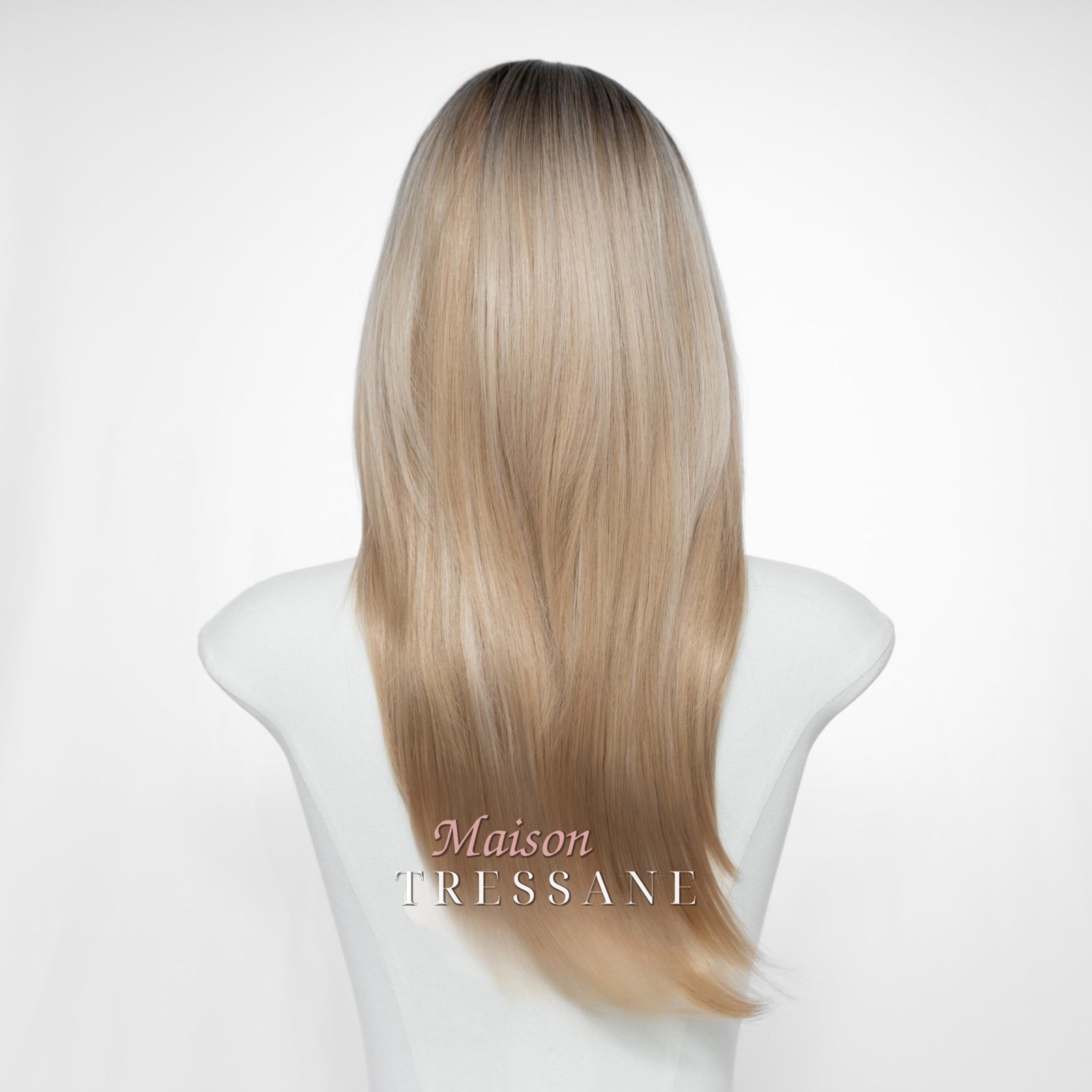 Perruque dégradée blonde avec frange — 55 cm, teinte blond — vue de dos