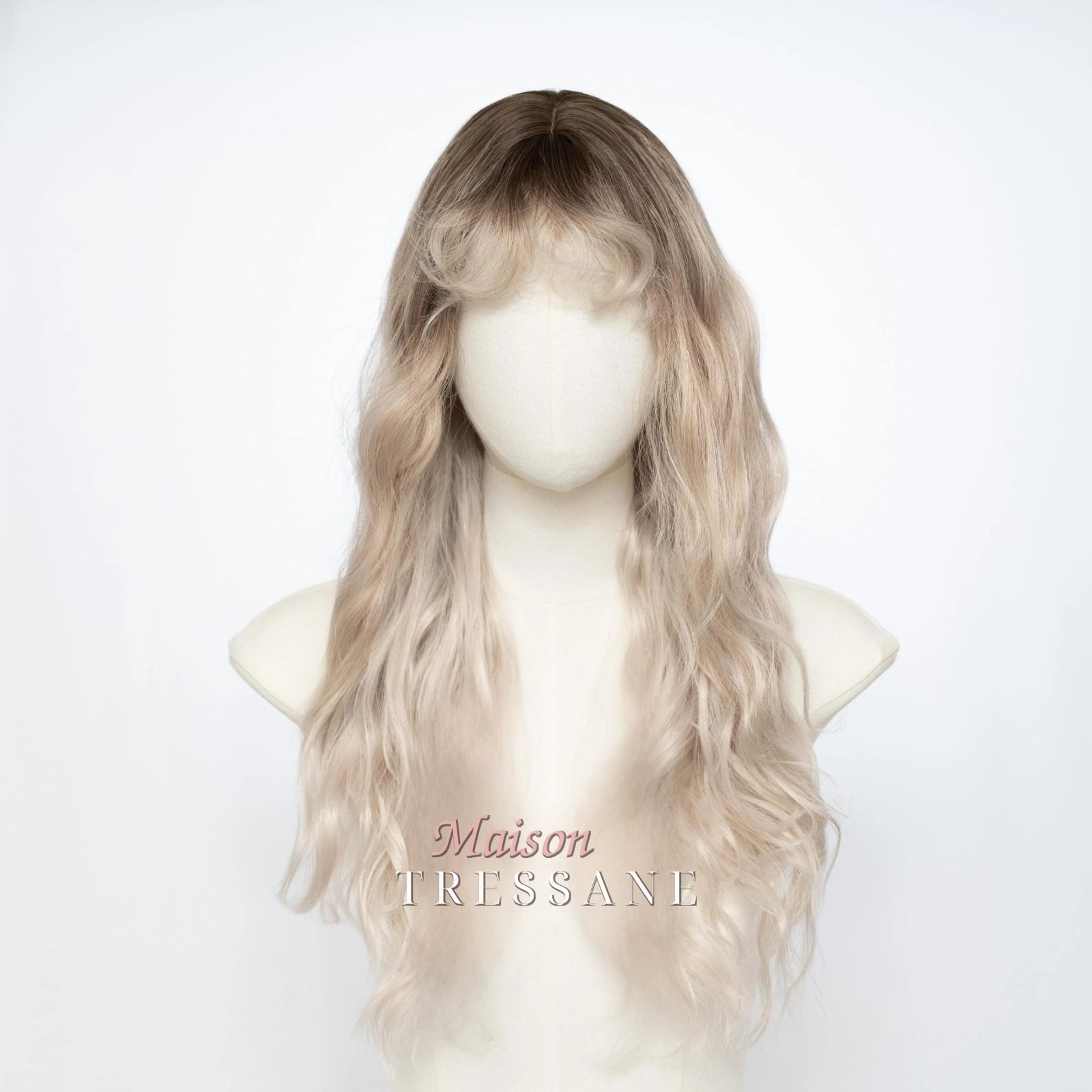 Ondulée 22 pouces blond cendré ombré avec frange — ondulée, 55 cm, teinte blond — vue de face