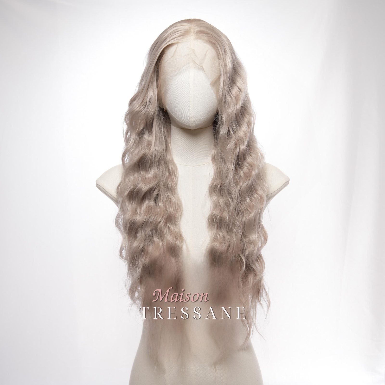 Perruque lace frontale 13 x 4 blond cendré clair 26 pouces — 65 cm, teinte blond — vue de face