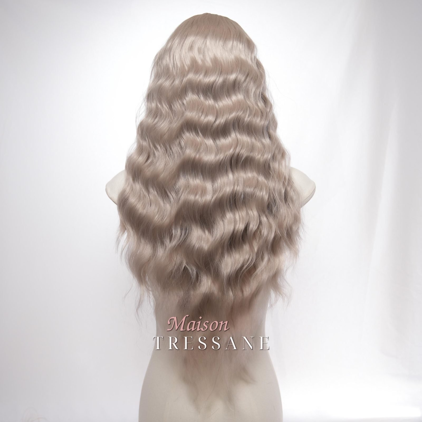 Perruque lace frontale 13 x 4 blond cendré clair 26 pouces — 65 cm, teinte blond — vue de dos