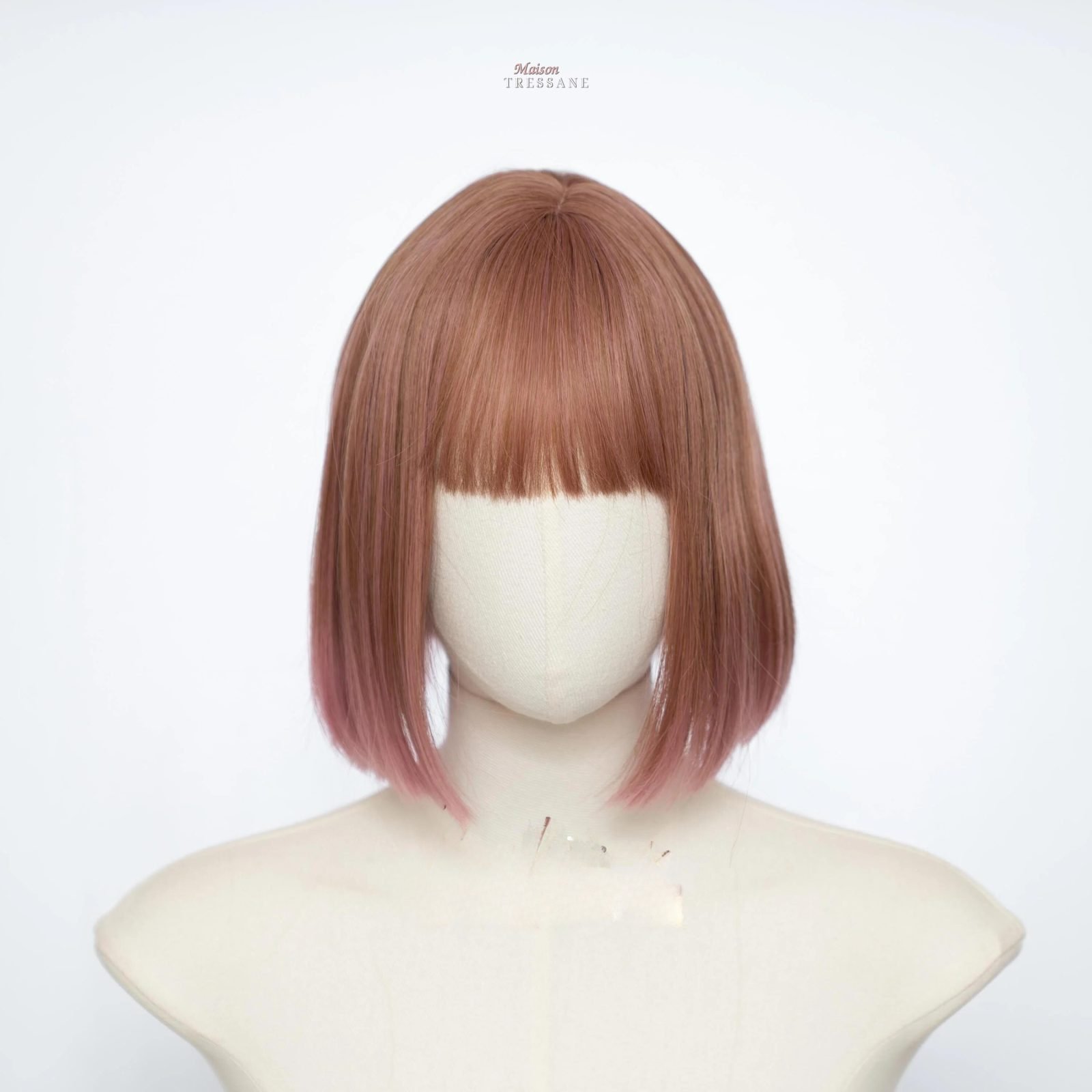 Perruque carrée châtain vieux rose de 25 cm (10 po.) avec — 25 cm, teinte châtain — vue de face