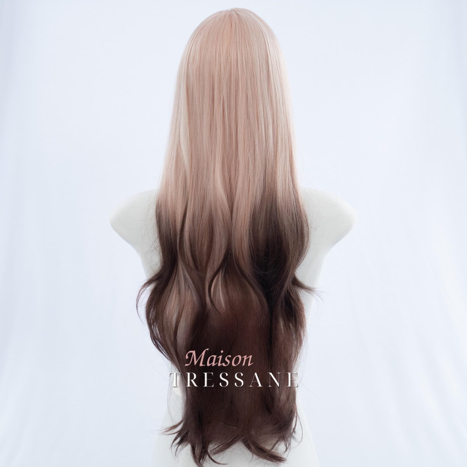Ondulée ombrée de 26 pouces avec frange — Blond — ondulée, 65 cm, teinte blond — vue de dos