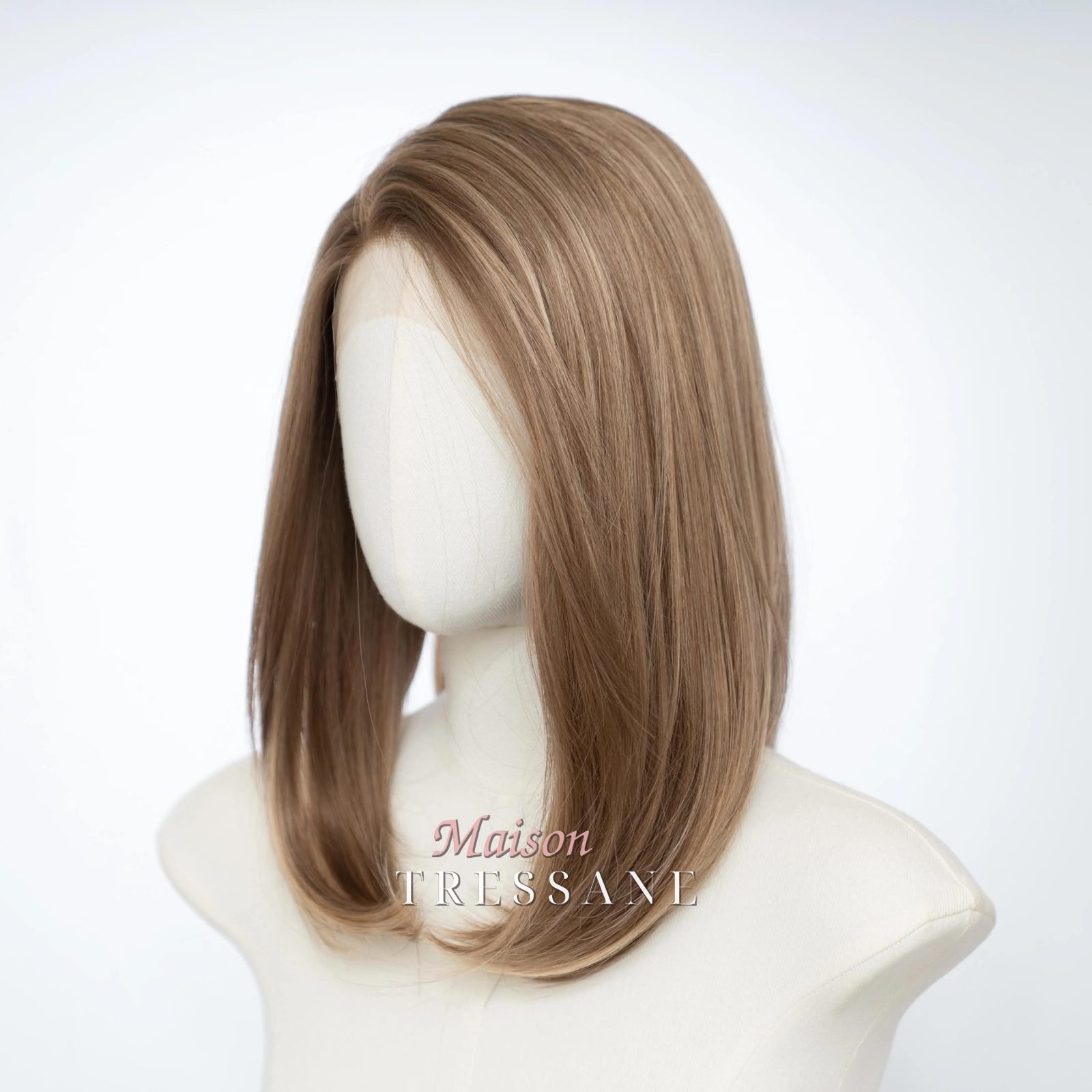 Perruque lacet marron clair à balayage en T de 14 pouces — lisse, 35 cm, teinte châtain — vue de trois quarts