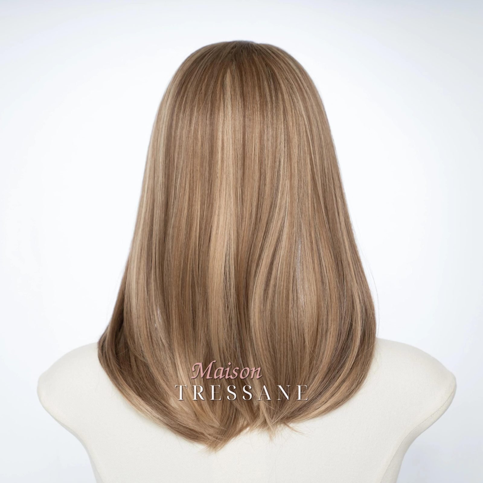 Perruque lacet marron clair à balayage en T de 14 pouces — lisse, 35 cm, teinte châtain — vue de dos