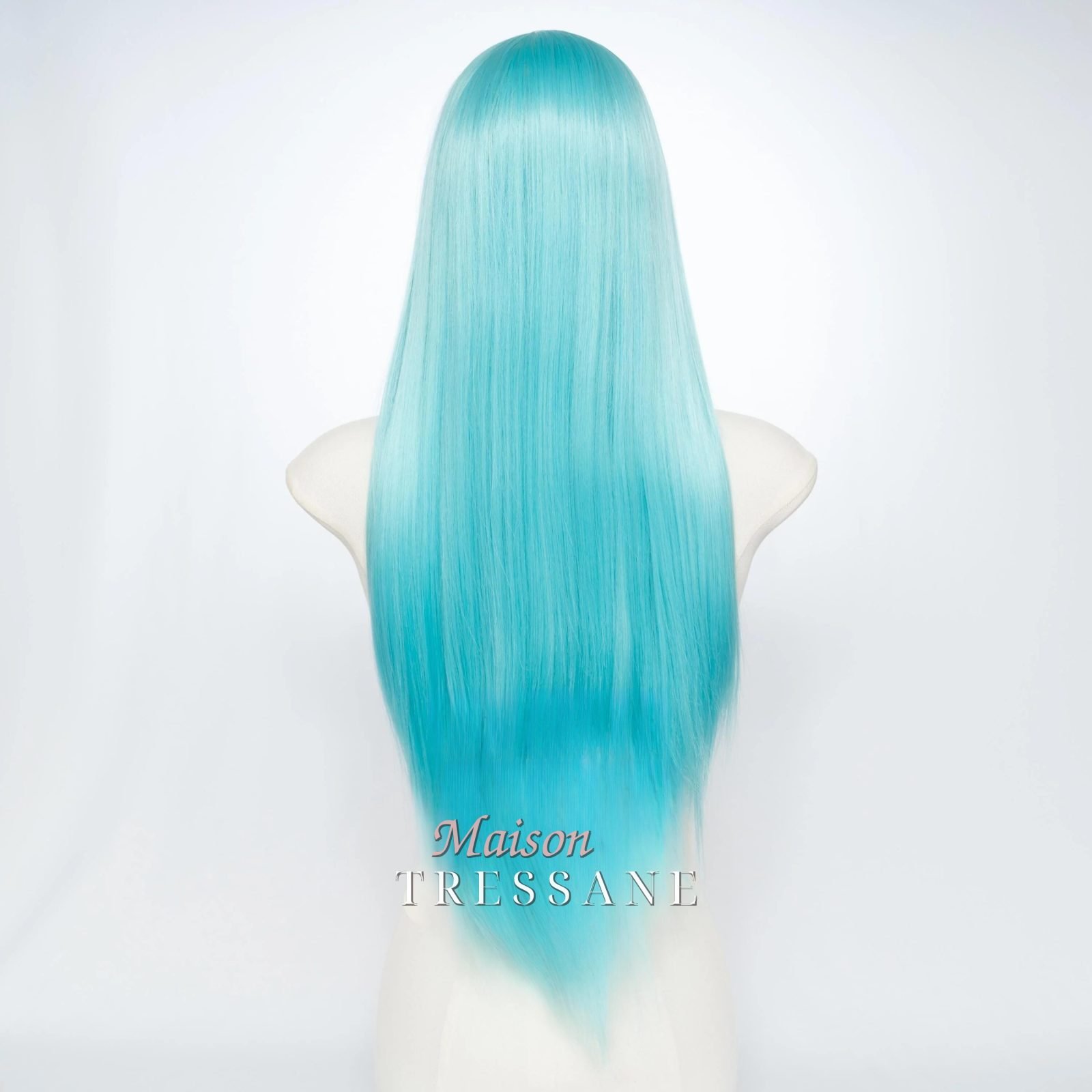 Perruque droite bleu glacier 24 pouces — lisse, 60 cm, teinte bleu — vue de dos