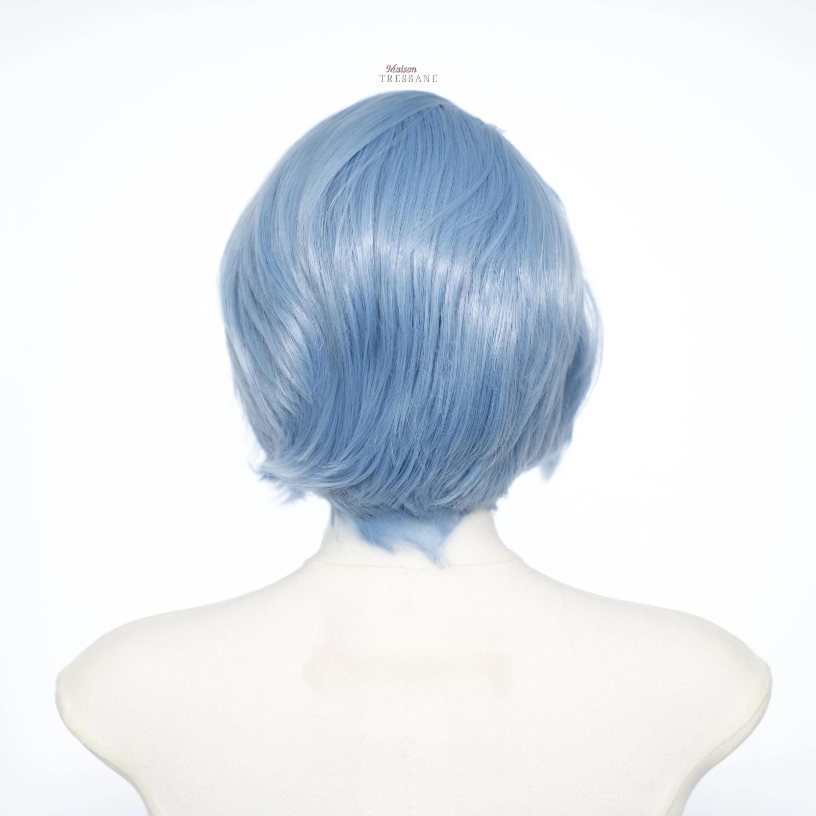 Perruque courte Bob bleu ciel — teinte bleu — vue de dos