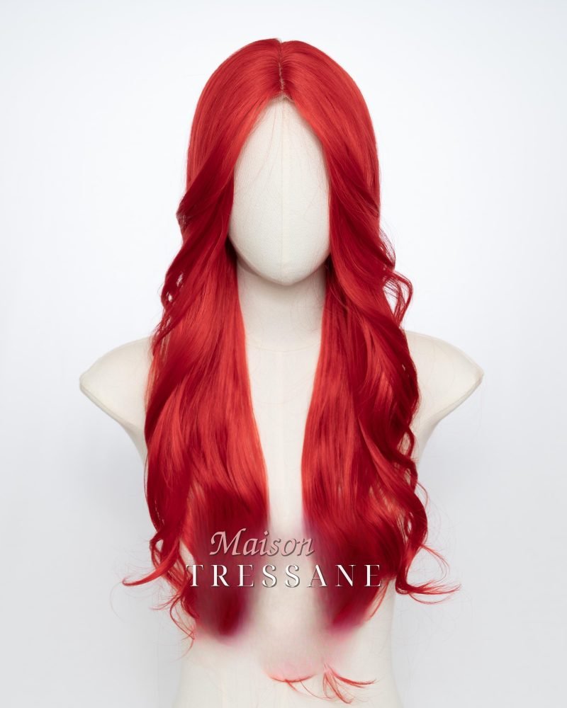 Petite Perruque Lace Front Rouge 24 pouces — ondulée, 60 cm, teinte rouge — portée, vue de face