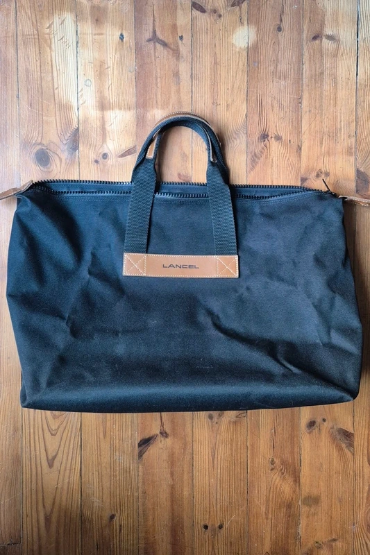 Très grand sac de voyage / Cabas Lancel vintage en toile et cuir noir