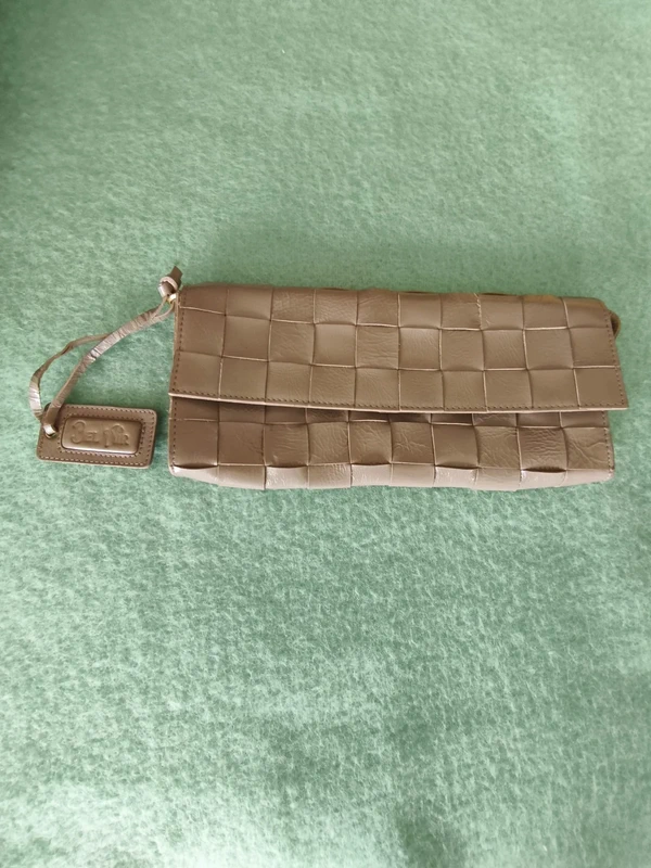 👜 Pochette en cuir tressé beige Pochette cuir tressé beige / clutch leather / Ta