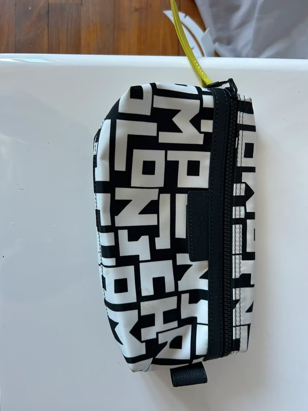 Pochette noire et blanche Longchamp