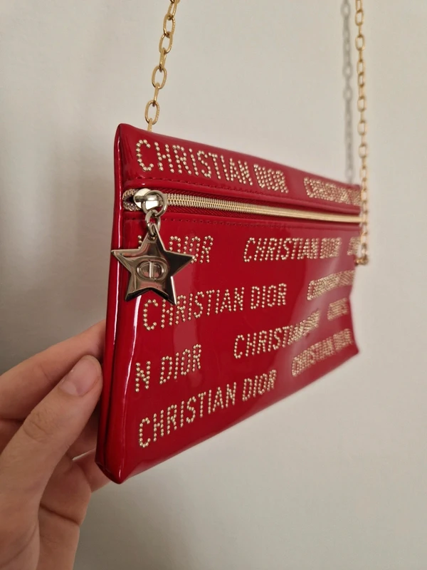 Pochette Christian Dior rouge verni – chaîne dorée