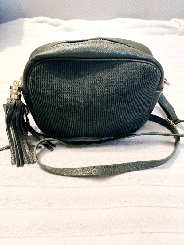 Sac bandoulière en cuir et velours kaki artisanat italien