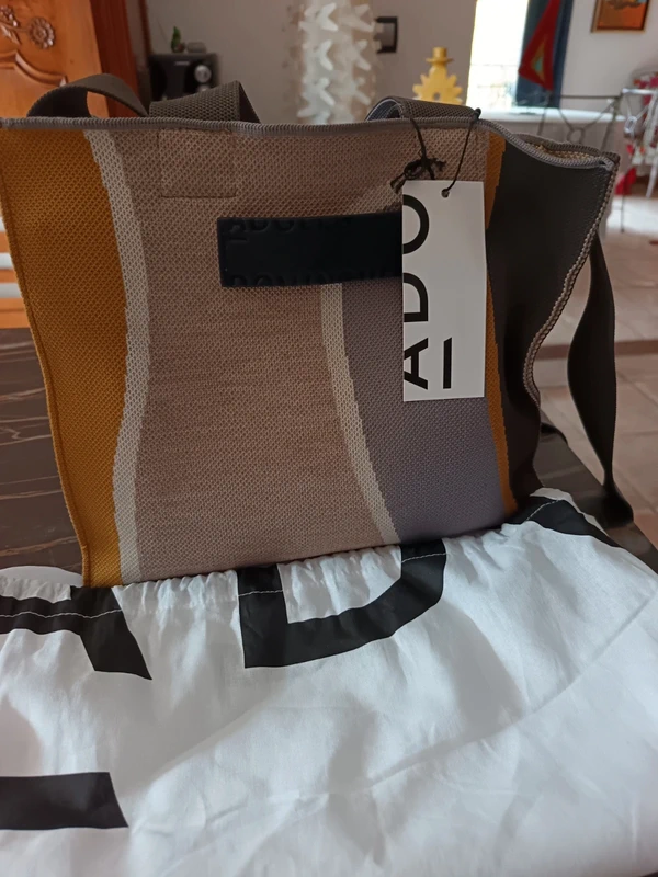 Sac cabas de la marque adolfo Dominguez en tbe