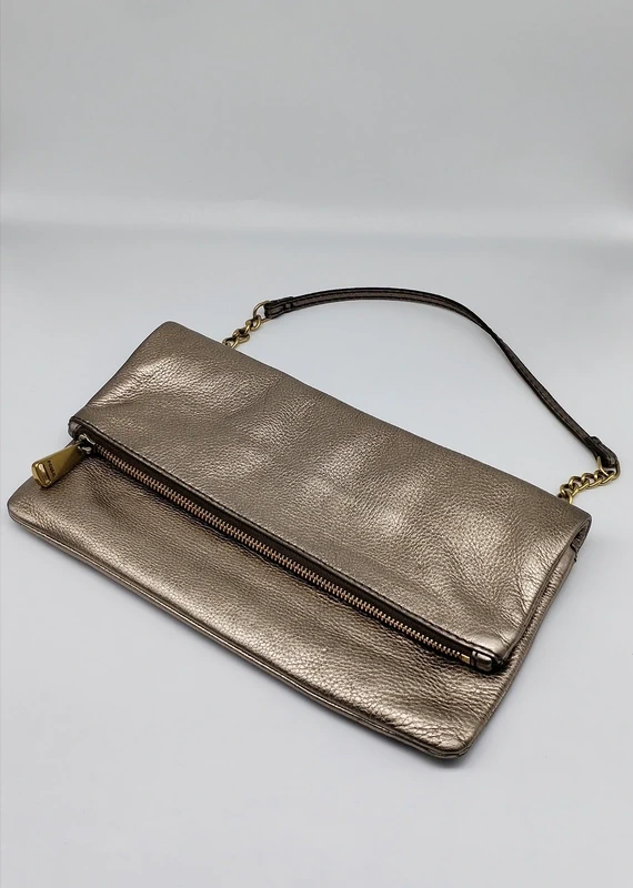 Sac pochette modulable en cuir métallisé Fossil – Bronze / Doré
