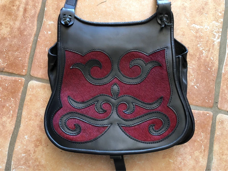 Sac en cuir créateur - style gothique