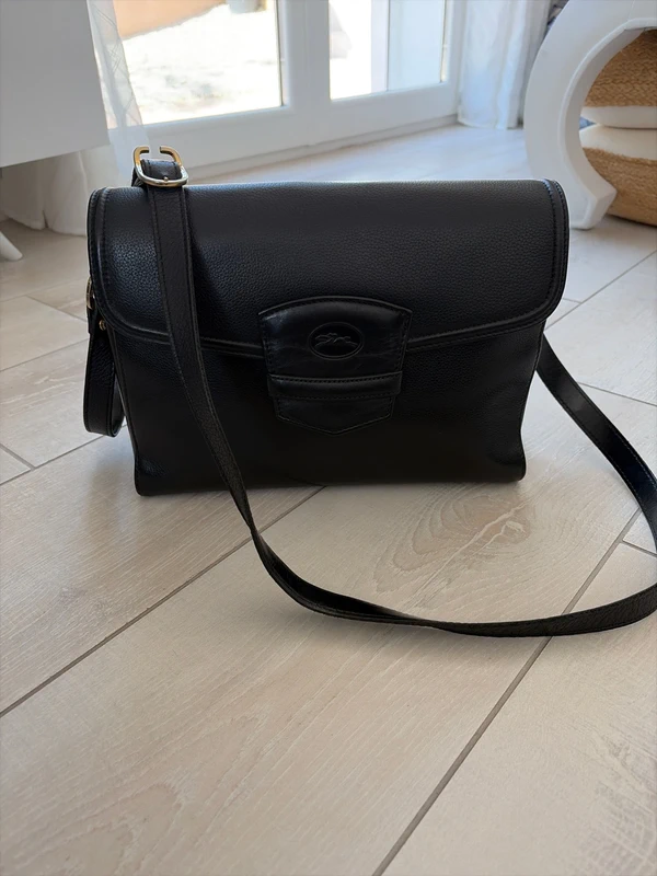 magnifique sac Longchamp, vintage en cuir noir