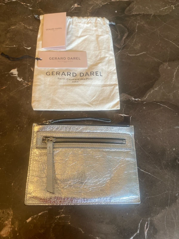 Pochette Gerard Darel cuir argenté