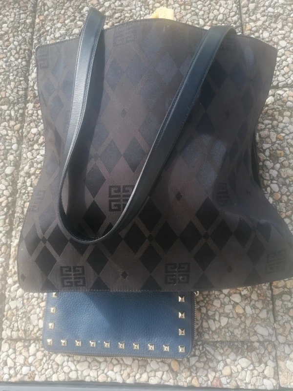 Givenchy sac style cabas porté épaule toile logoté marron