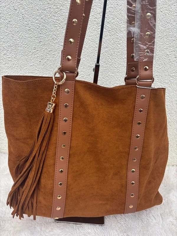 Grand sac cabas camel suédine clouté doré + pochette bandoulière