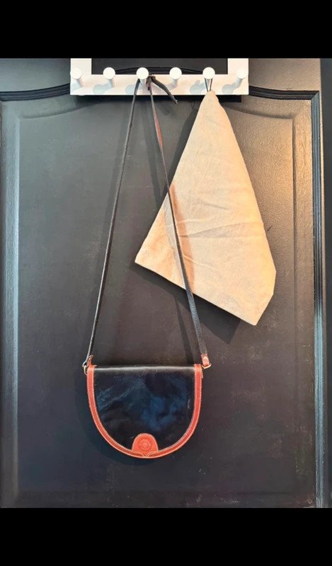 Sac bandoulière en cuir Italien L’artiglano Firenze(Florence). Noir/cognac