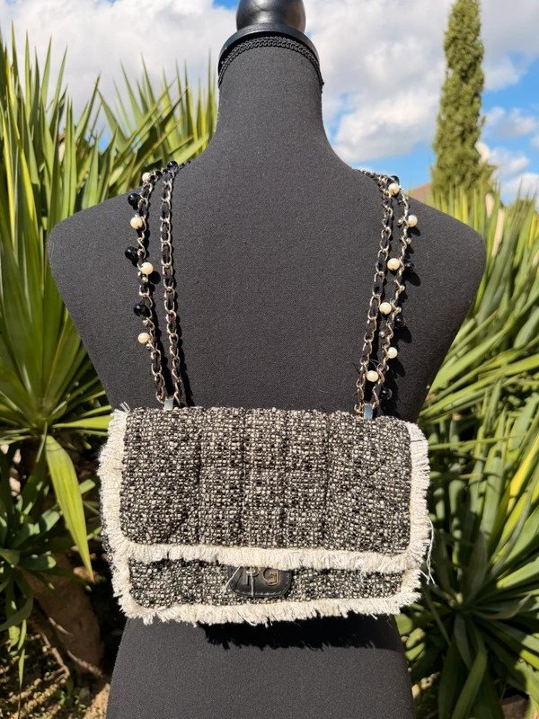 Sac bandoulière en tweed noir et blanc