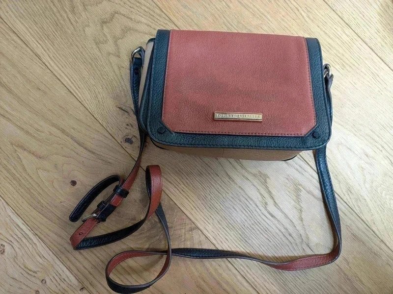 Femme - Sac bandoulière cuir camel Tommy Hilfiger