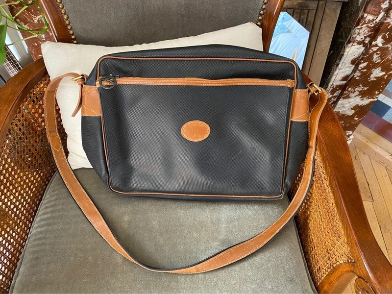 Sac besace iconique