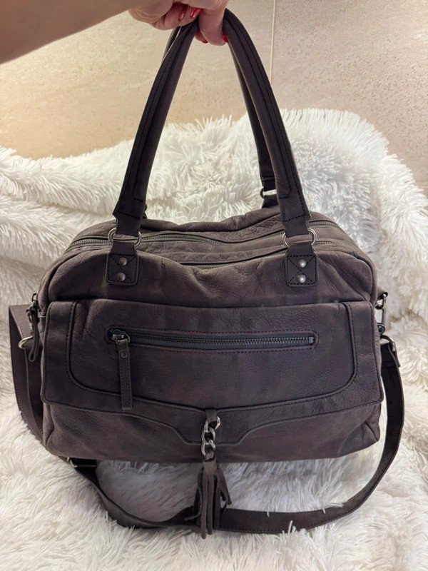 Sac gris en cuir véritable