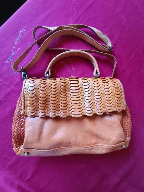 Sac en cuir tressé