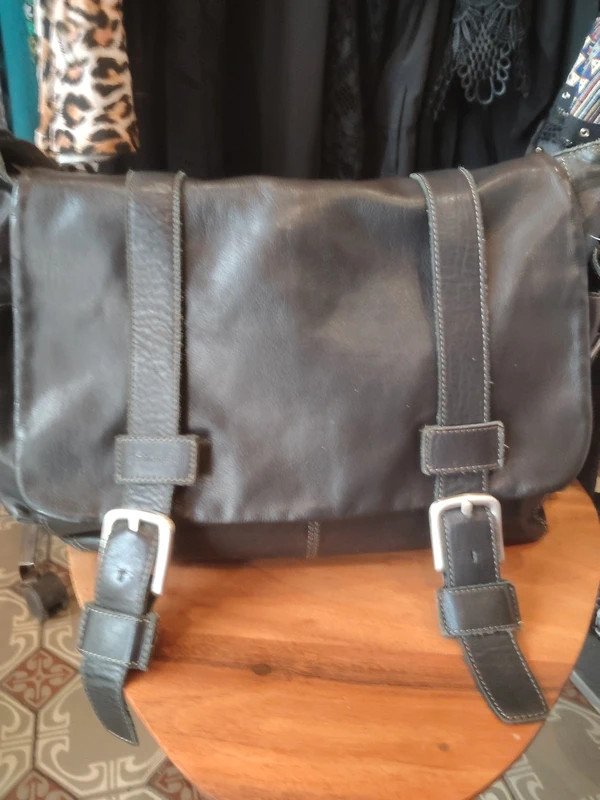 Cartable en cuir noir