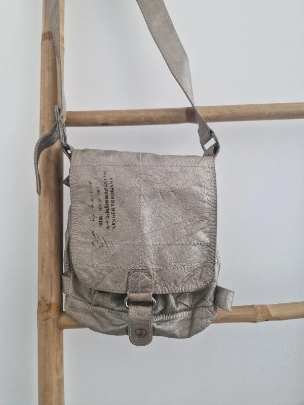 Sac bandoulière multipoches en cuir