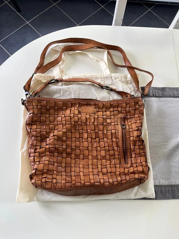 Magnifique sac épaule cuir 100%