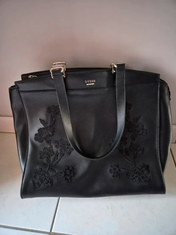 Sac a main guess broderie noir