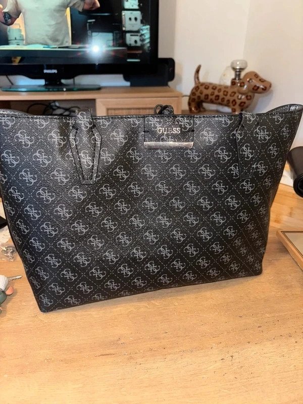 Magnifique sac cabas guess