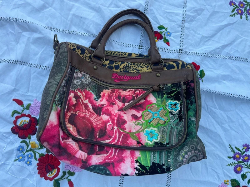 Magnifique sac Desigual avec bandoulière