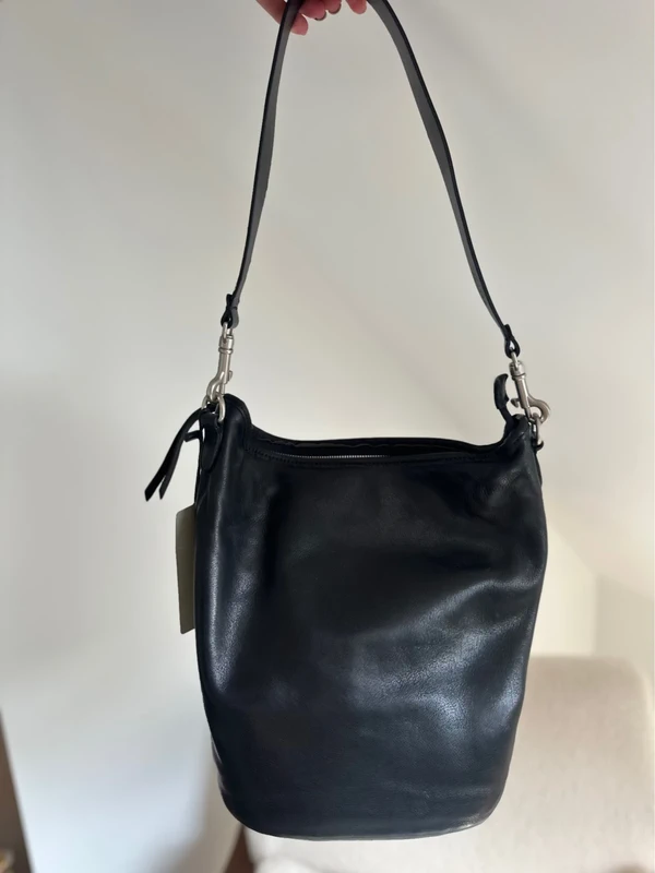 Sac d’épaule noir en cuir