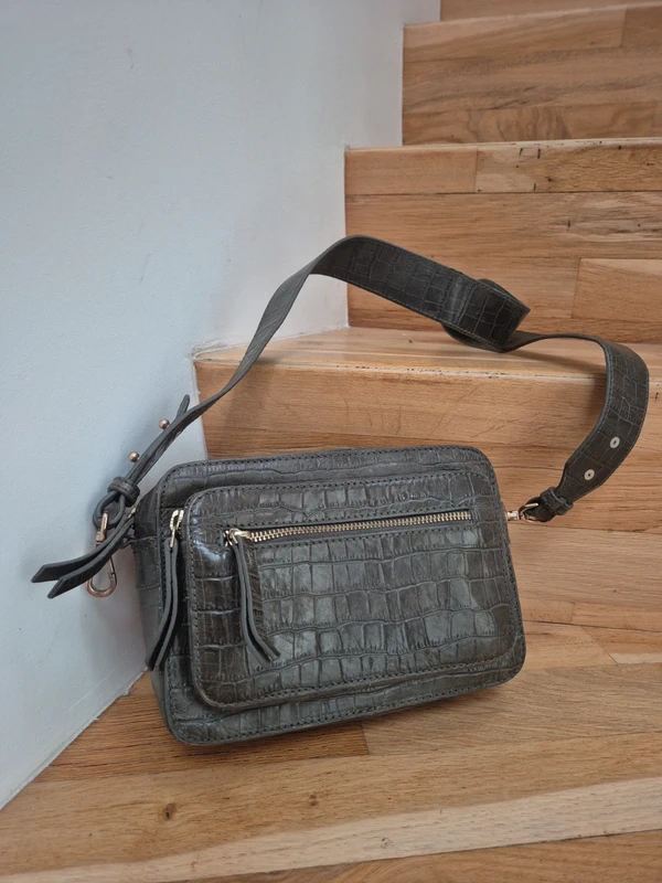 sac a main bandoulière imprimé crocodile kaki