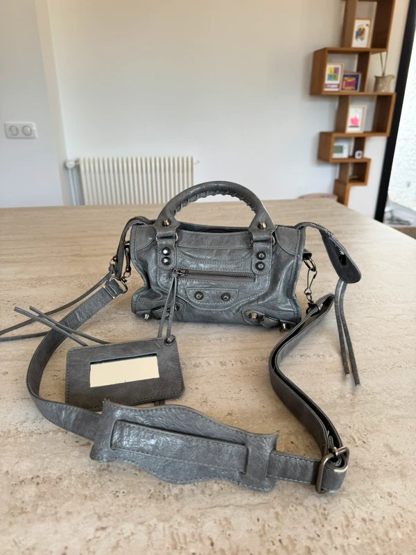 Sac à main gris
