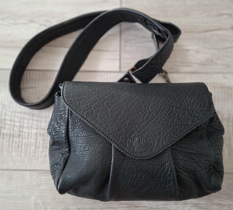 Paul Marius - Sac bandoulière Suzon M en cuir - noir