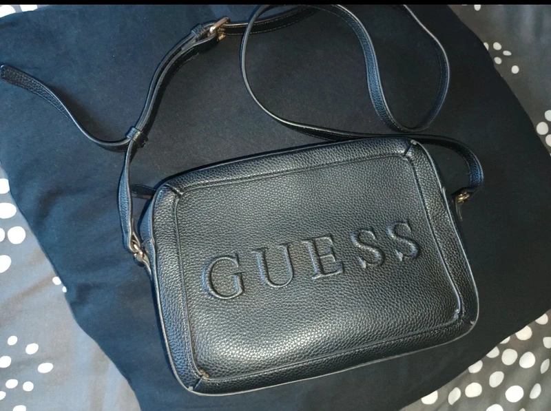 sac bandoulière Guess