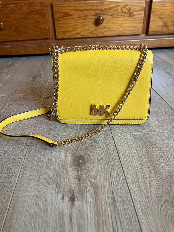 Sac à main en cuir jaune Michael Kors