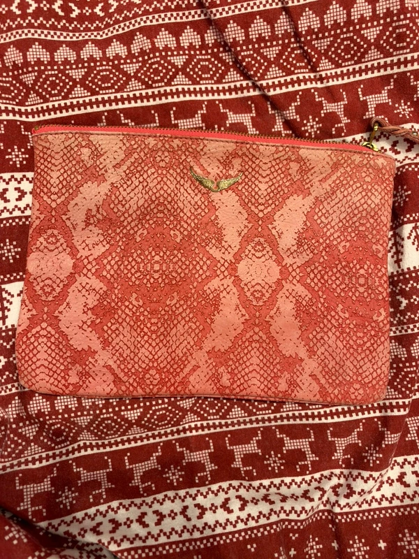 Pochette rose zadig voltaire