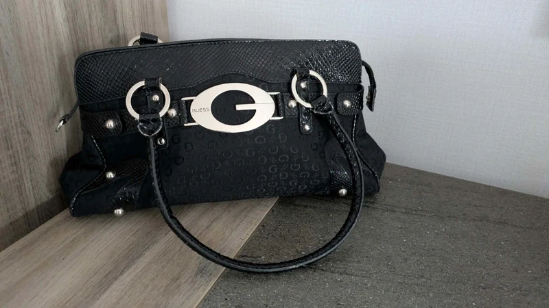 Sac a main Vintage des années 2000 Guess Y2K
