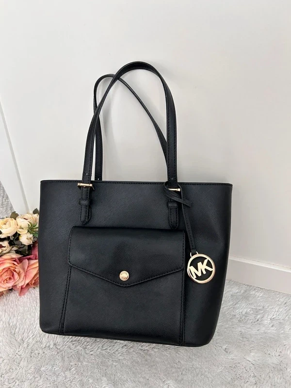 Sac cabas Michael Kors noir cuir authentique très bon état logo doré porté épaul