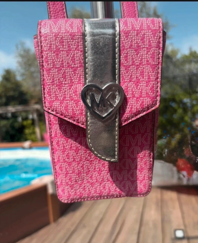 Pochette ou petit sac bandoulière MK pour téléphone portable