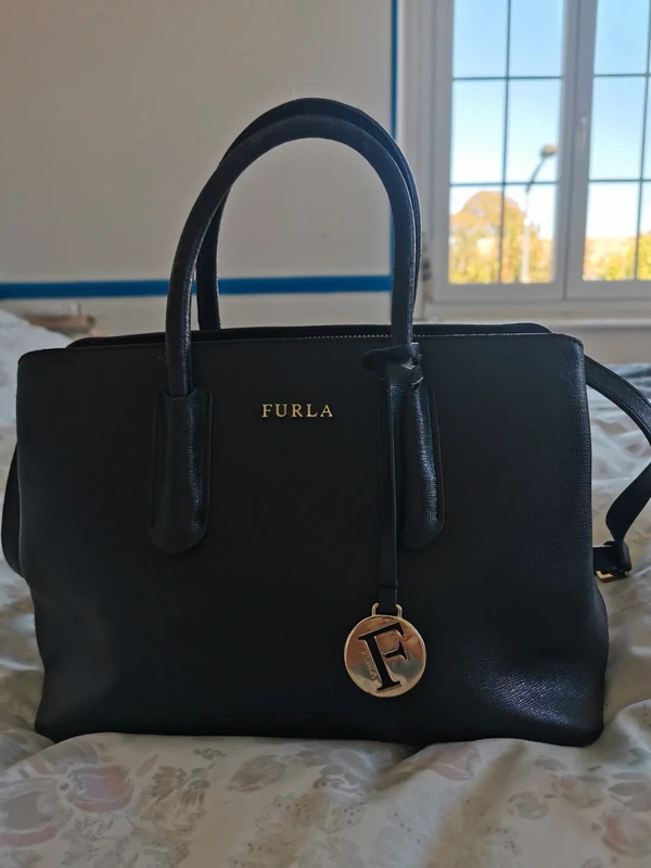Très élégant sac Furla noir